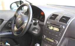 TOYOTA AVENSIS 2010