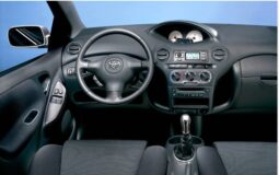 TOYOTA YARIS | 2000