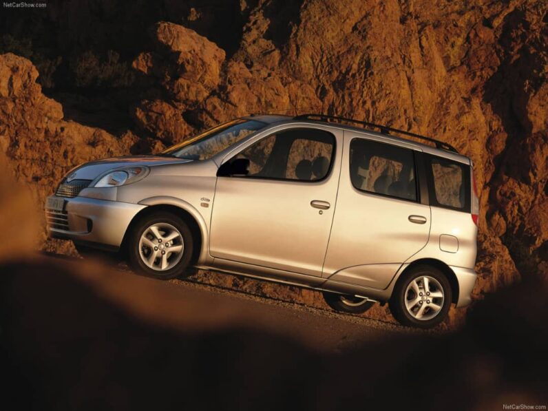 YARIS VERSO | 2000